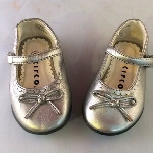 CIRCO Metallic Gold Baby Shoes size 3 Corcoran